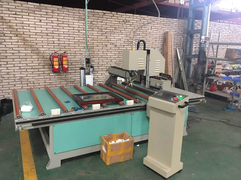 High-Efficiency-Gluing-Machine-Glass-Processing-Insulating-Glass-Sealing-Robot-for-Curtain-Wall-Window