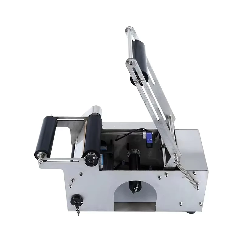 Labeling-of-Round-Bottle-Labeling-Machine-for-Personal-Business-Investment-and-Cooperation-with-Filling-Machines-Semi-Automatic
