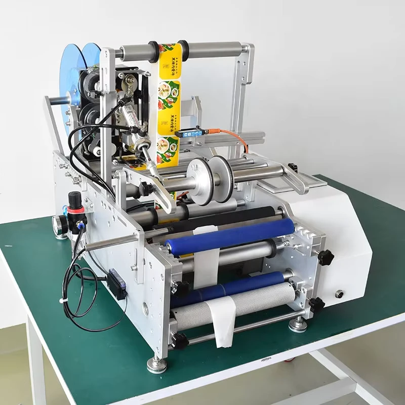 Professional-Semi-Automatic-double-sides-water-bottle-labeling-machine