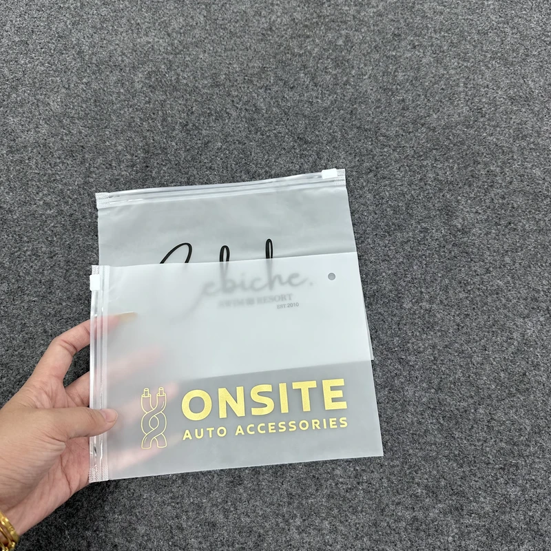 Transparent-Zipper-Bags-See-Through-Reusable-Custom-Printed-Clothing-Packaging-Bags-Translucent-CPE-Material-Zipper-Bags